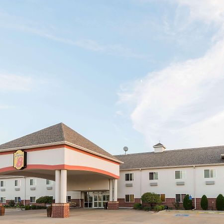 Super 8 By Wyndham Salina Hotel Ngoại thất bức ảnh