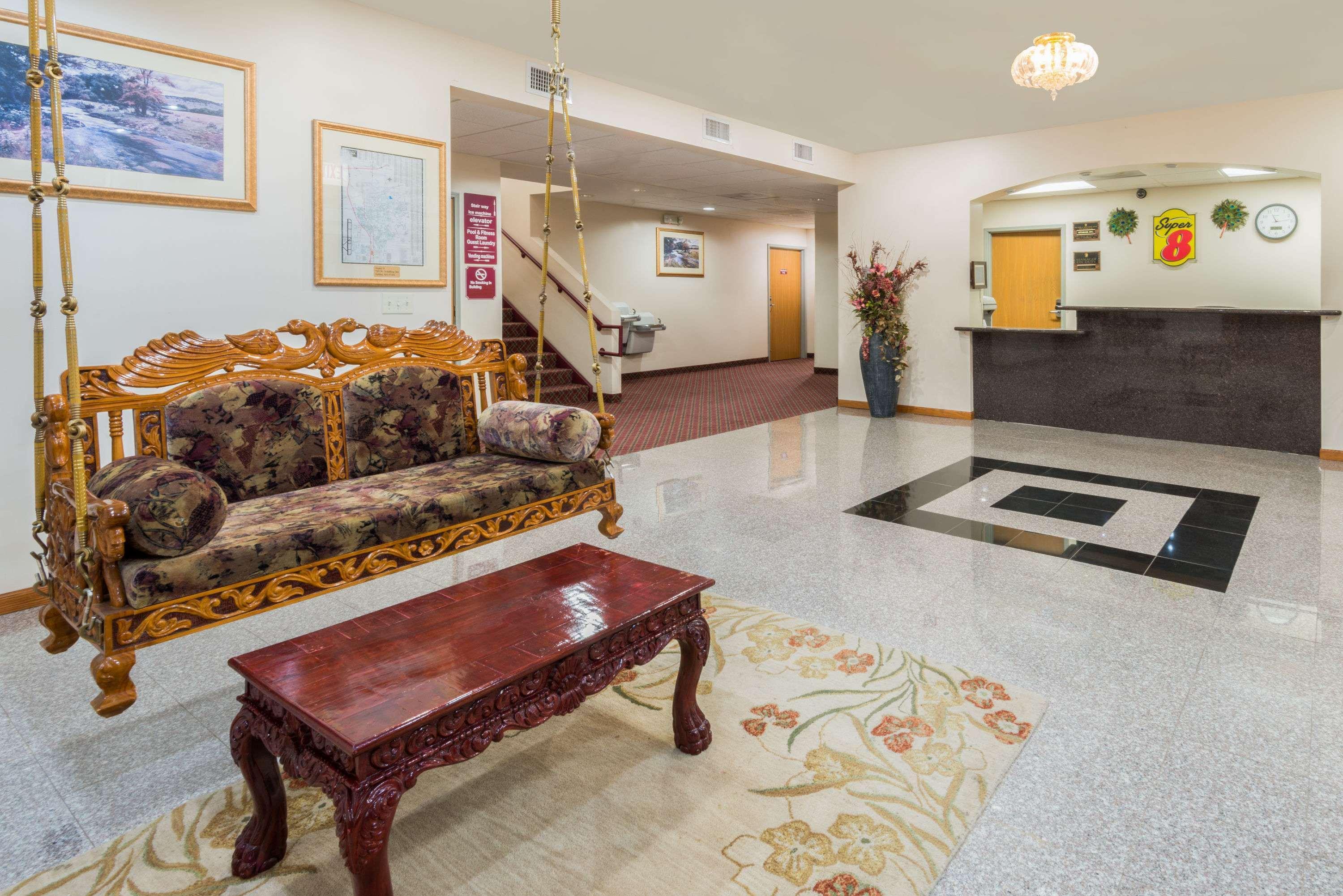 Super 8 By Wyndham Salina Hotel Ngoại thất bức ảnh