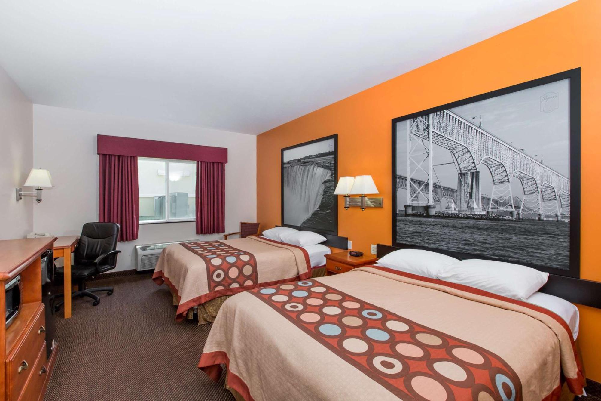 Super 8 By Wyndham Salina Hotel Ngoại thất bức ảnh