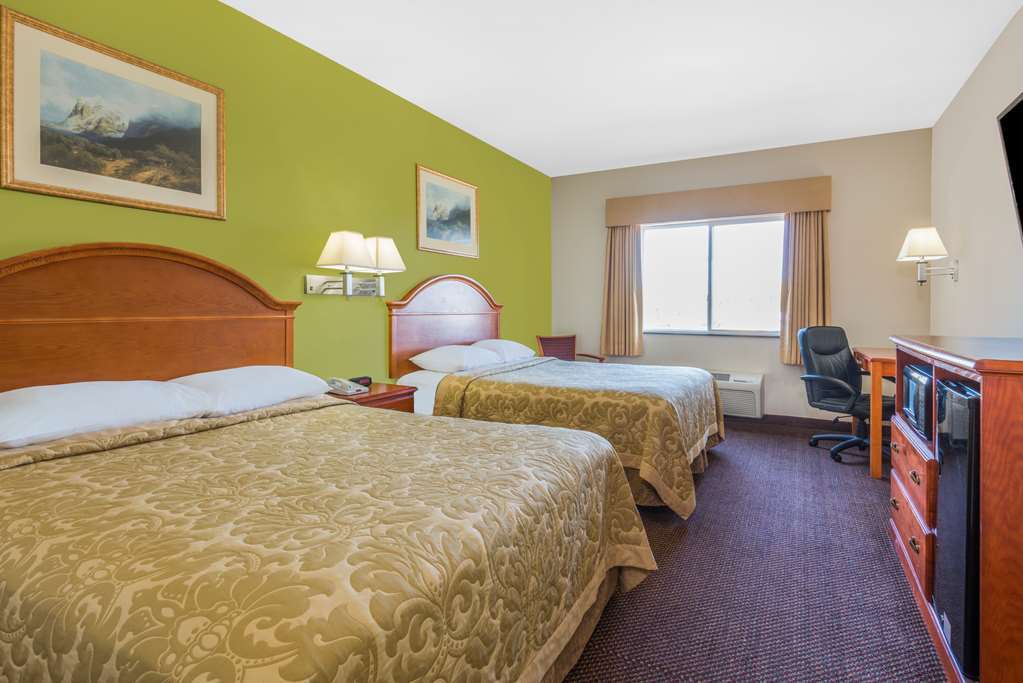 Super 8 By Wyndham Salina Hotel Phòng bức ảnh